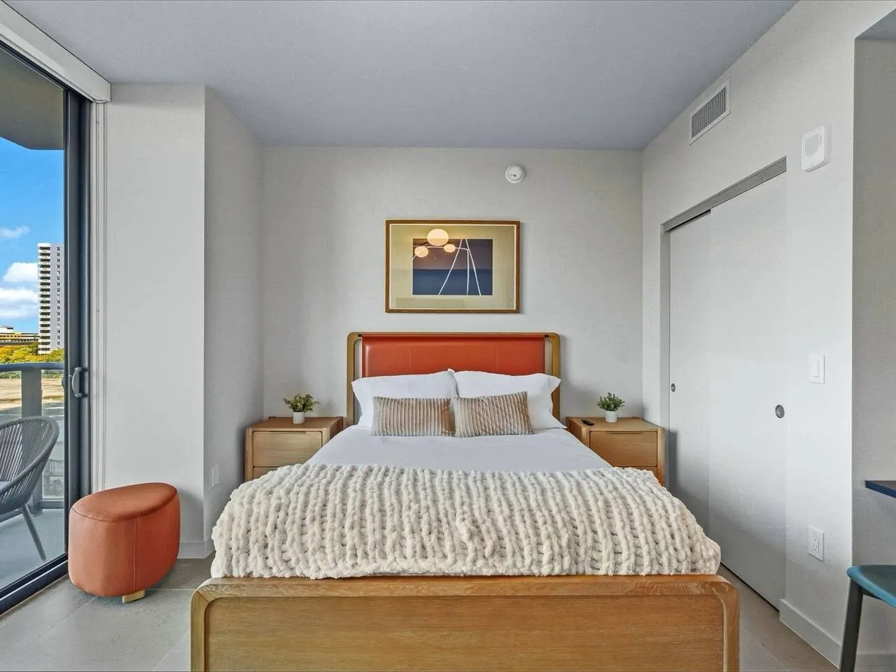 Beautiful Studio Unit at The Crosby Worldcenter 12