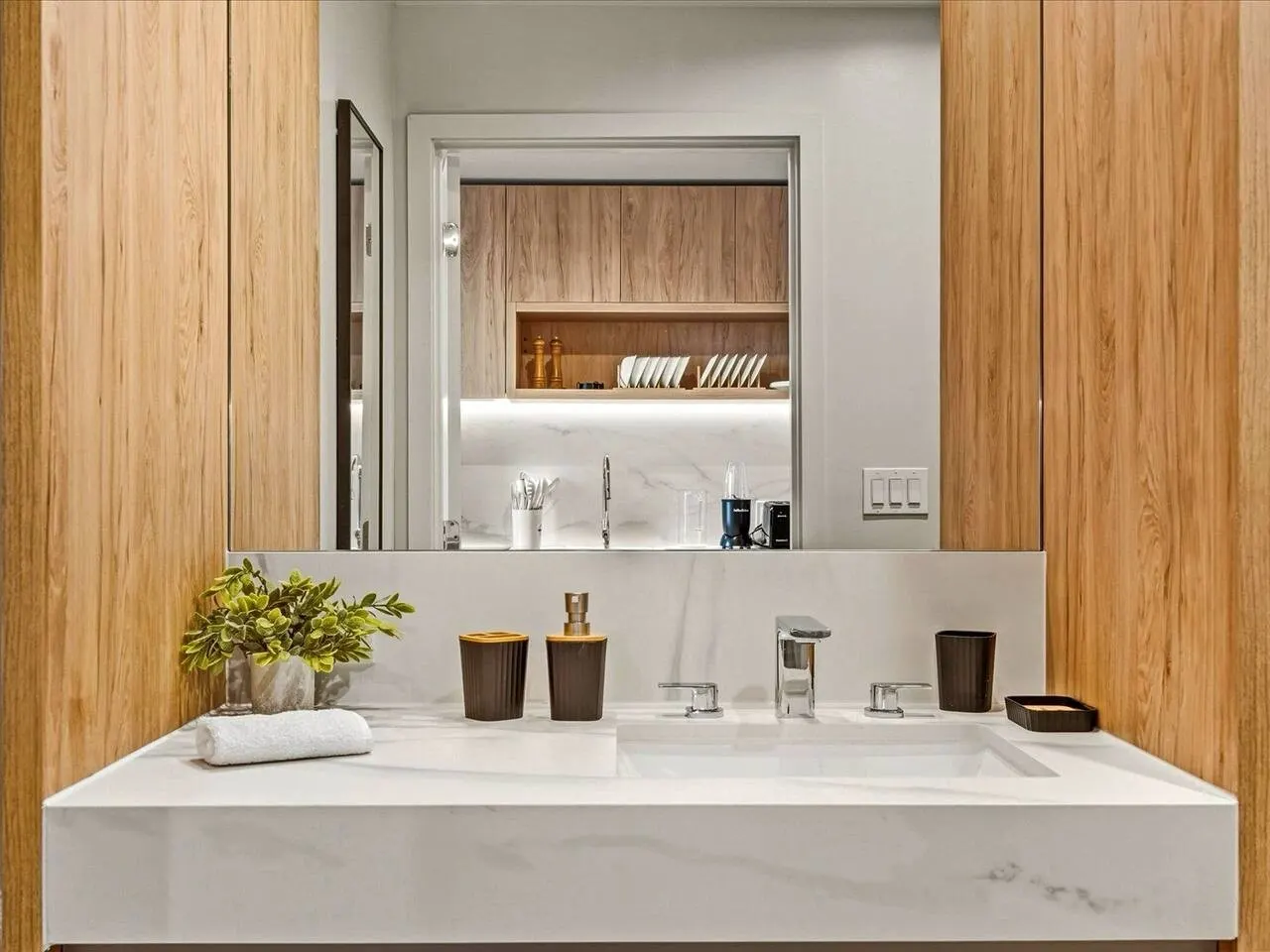 Beautiful Studio Unit at The Crosby Worldcenter 7