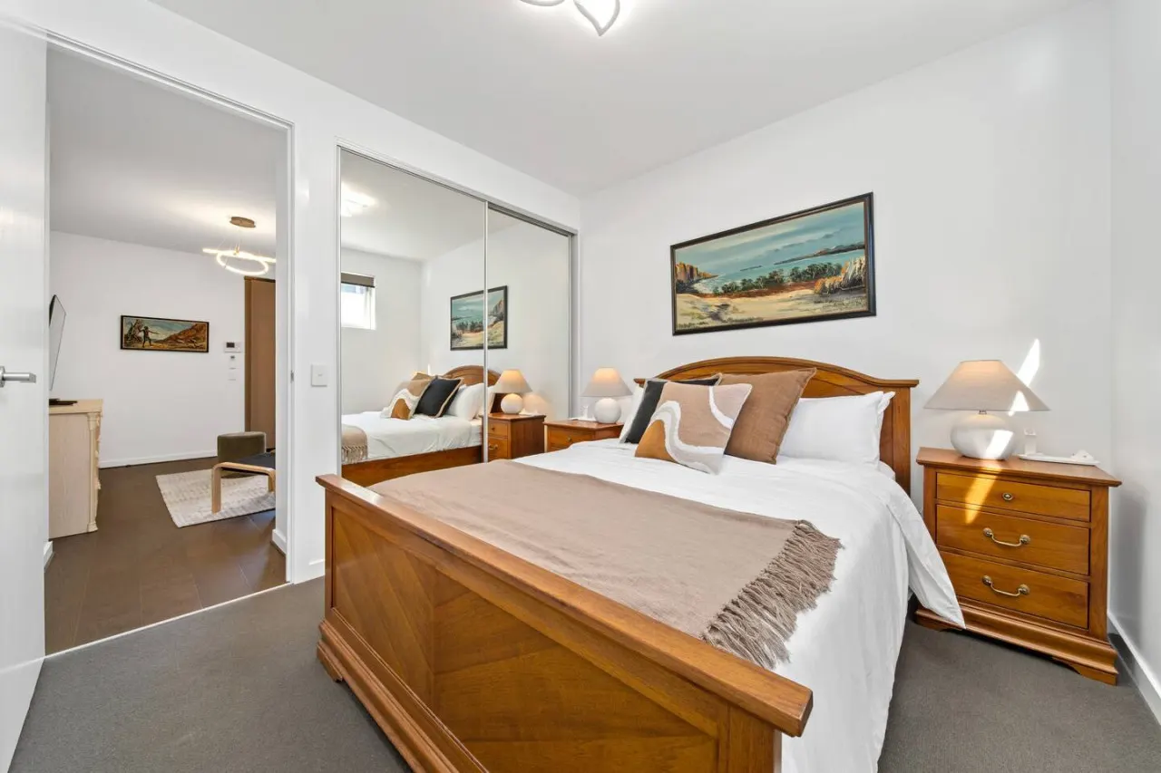 River Torrens Retreat—Between the CBD & Parklands 15