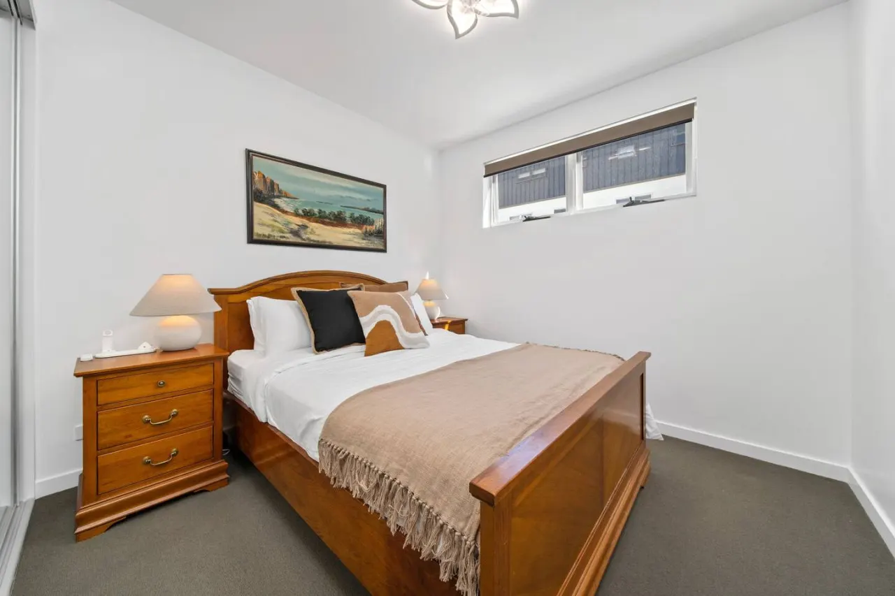 River Torrens Retreat—Between the CBD & Parklands 16