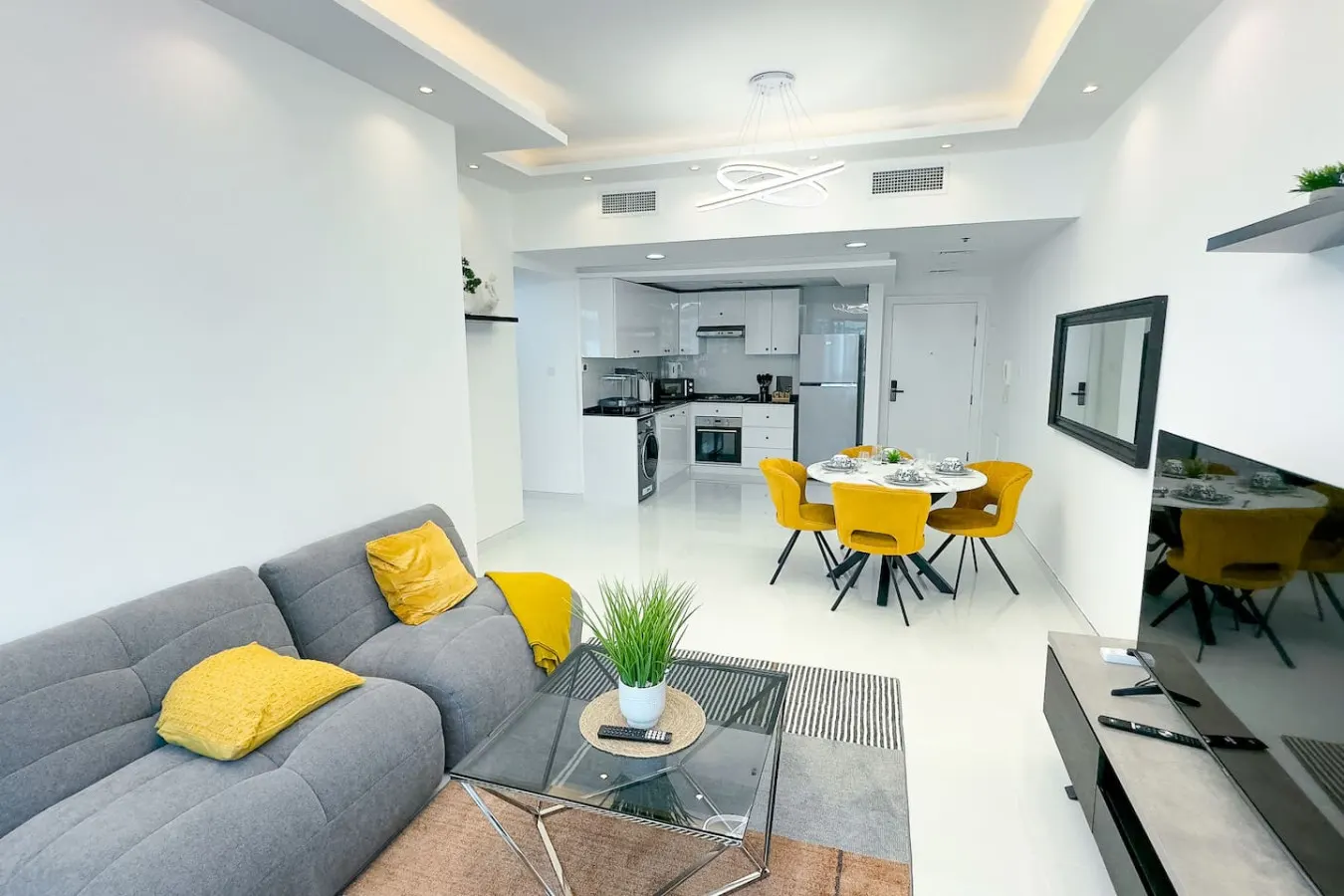 Dubai Marina - 1 BHK Classy Apartment — photo 2