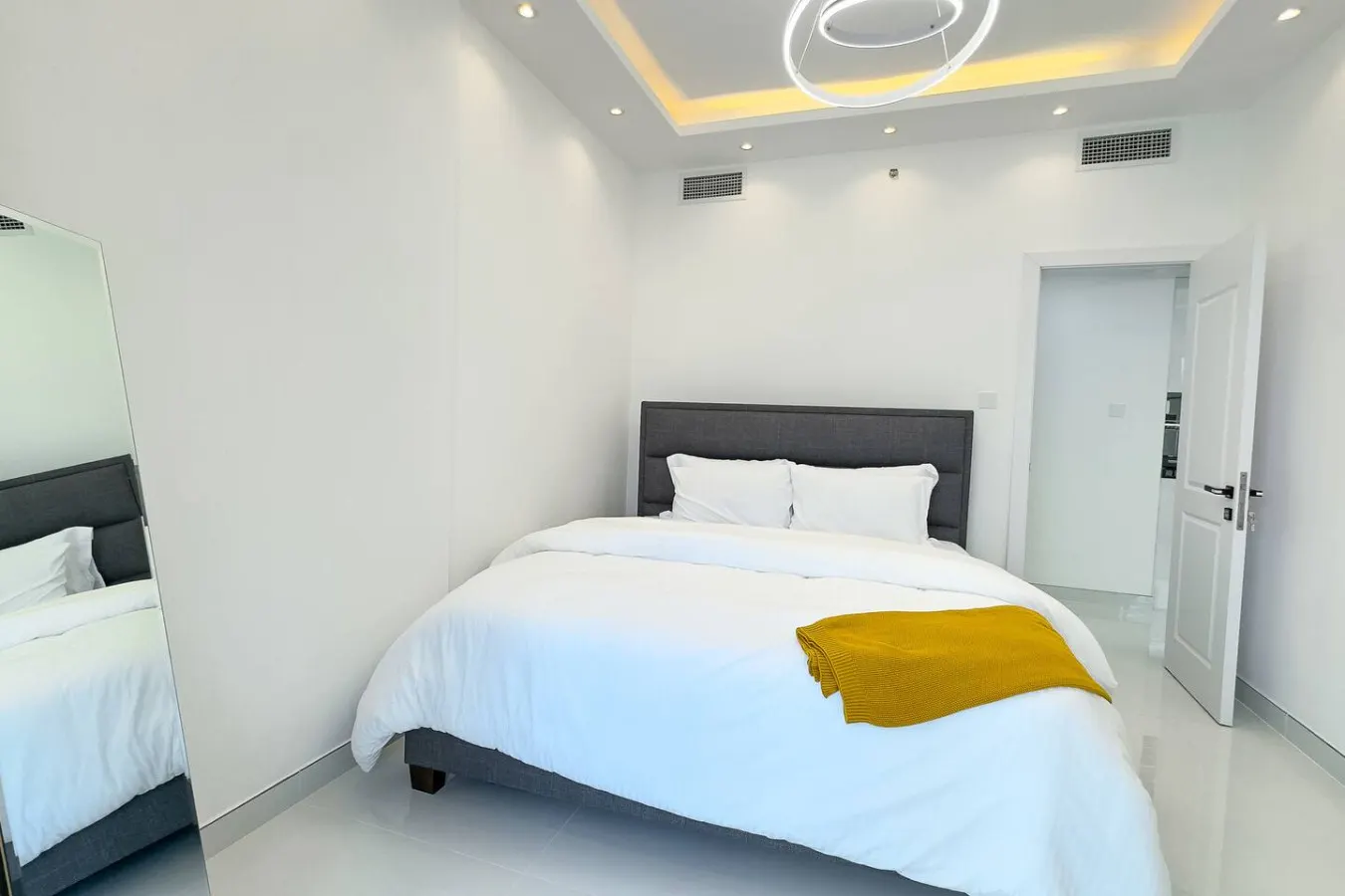 Dubai Marina - 1 BHK Classy Apartment 9