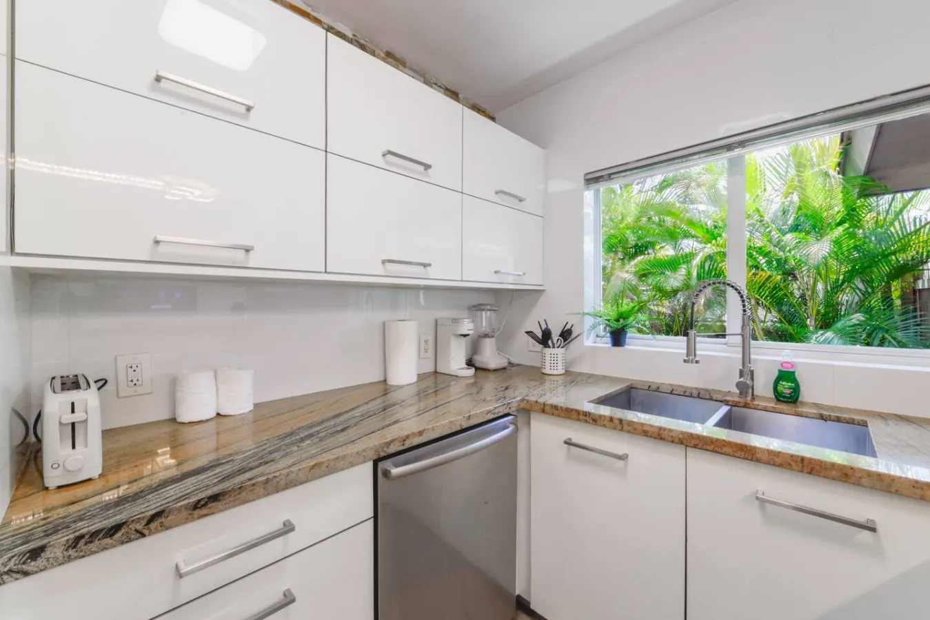 Coastal Oasis with Heated Pool: 10 Mins to Beach 15