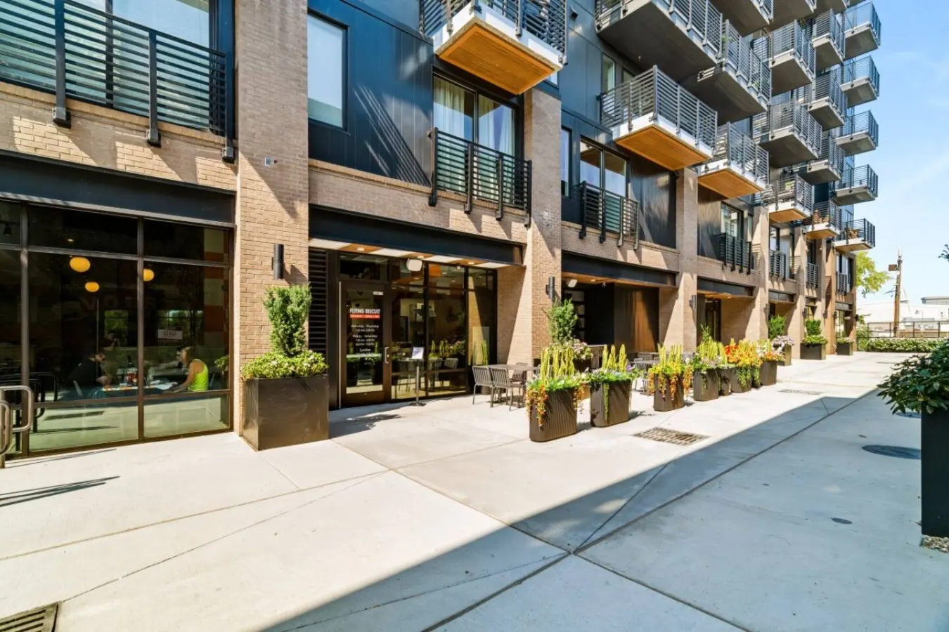 Modern Luxe Retreat Cozy Stay + Free Parking 9