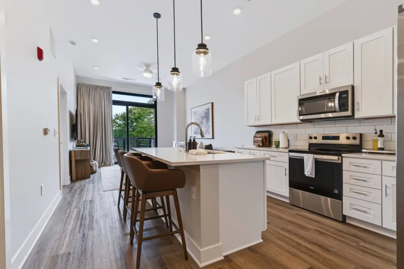 Modern Luxe Retreat Cozy Stay + Free Parking 11