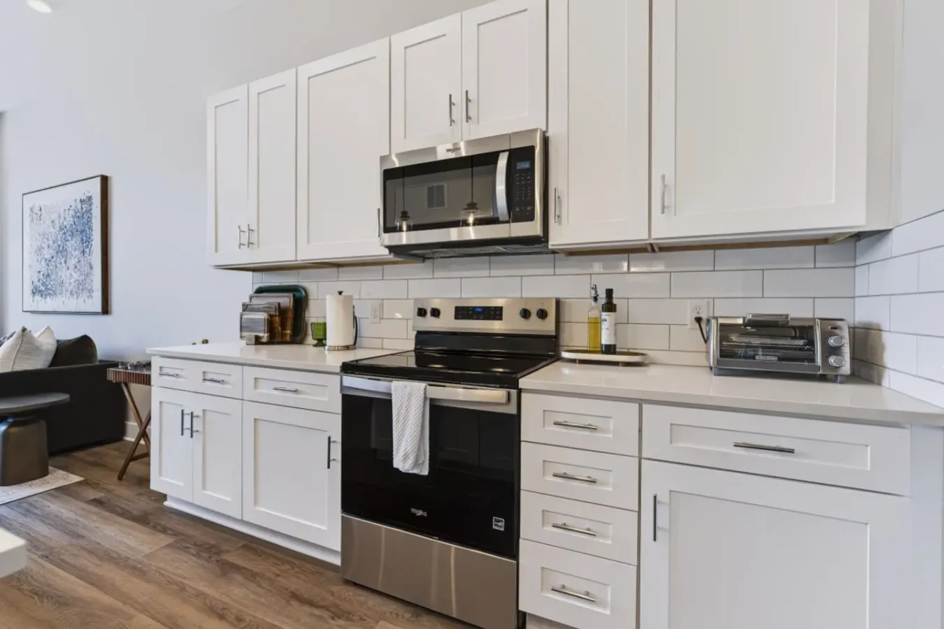 Modern Luxe Retreat Cozy Stay + Free Parking 12