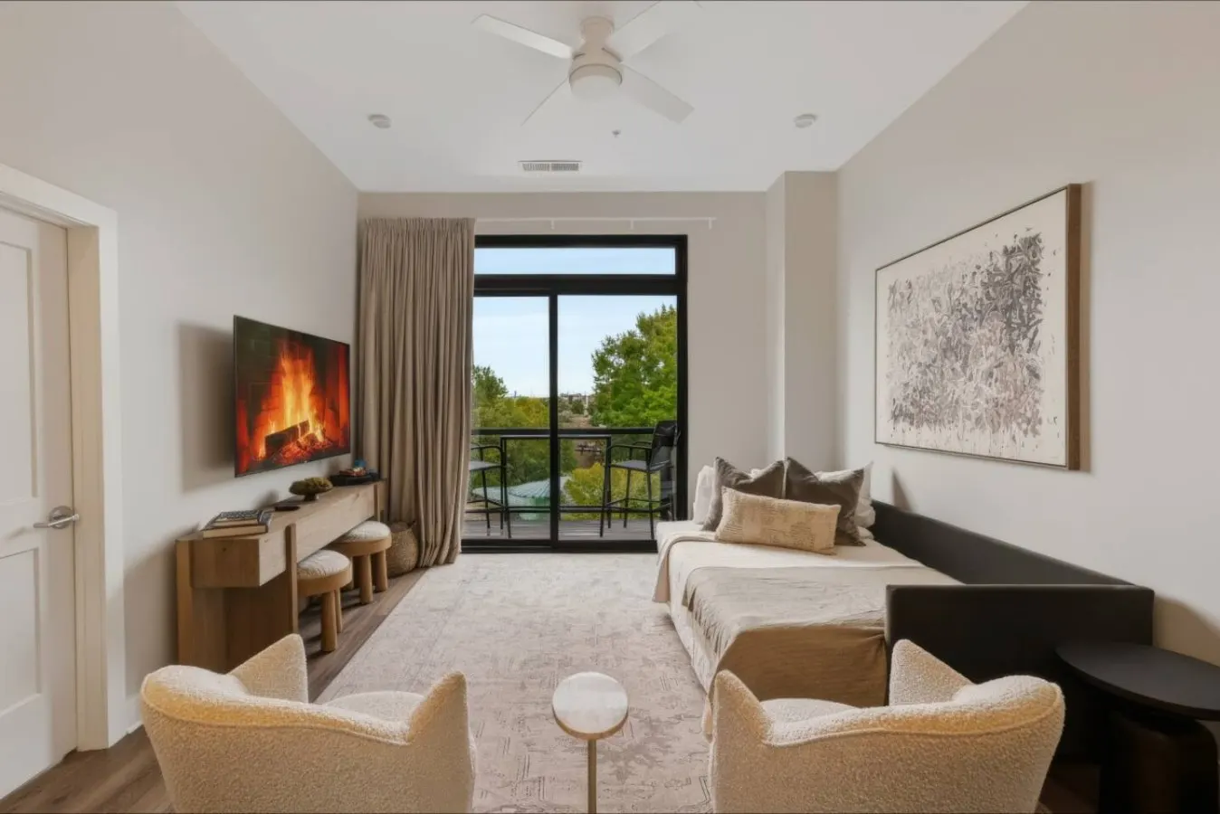 Modern Luxe Retreat | Cozy Stay + Free Parking — photo 4