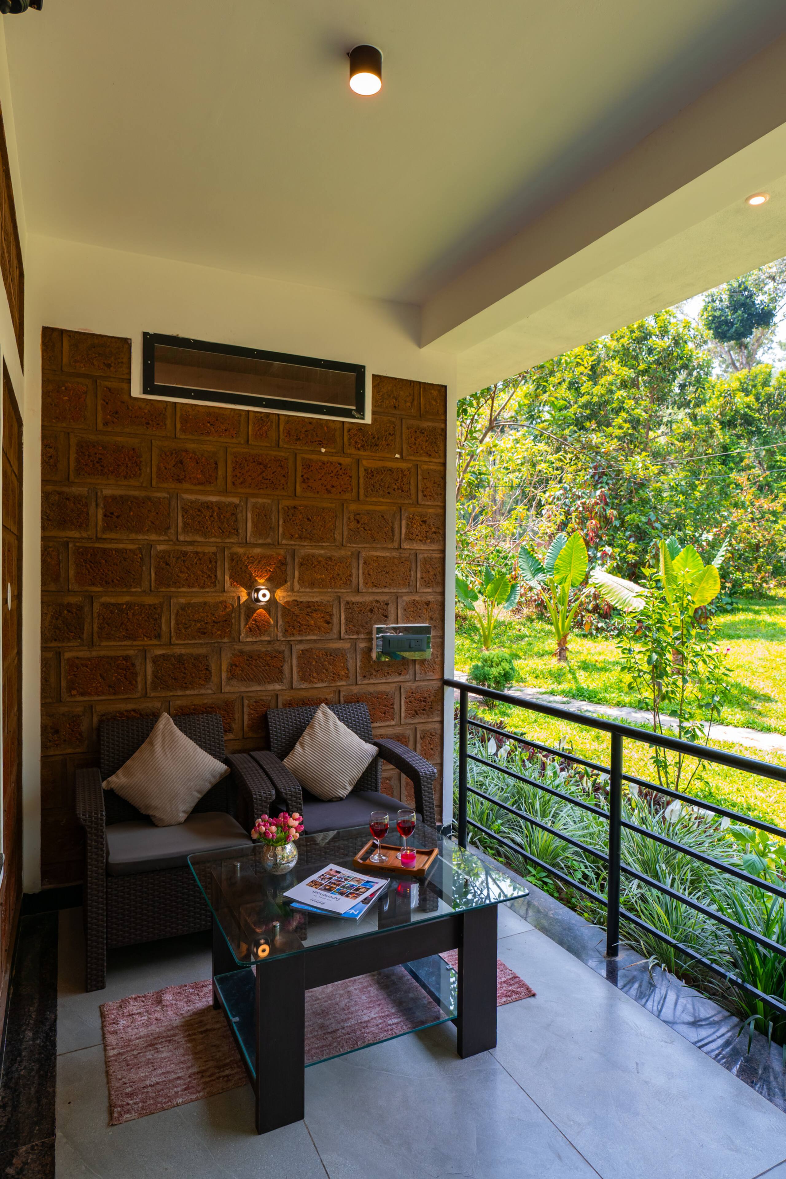 Room W/ Sit-Out & Shared Garden in Avocado Estate — photo 4