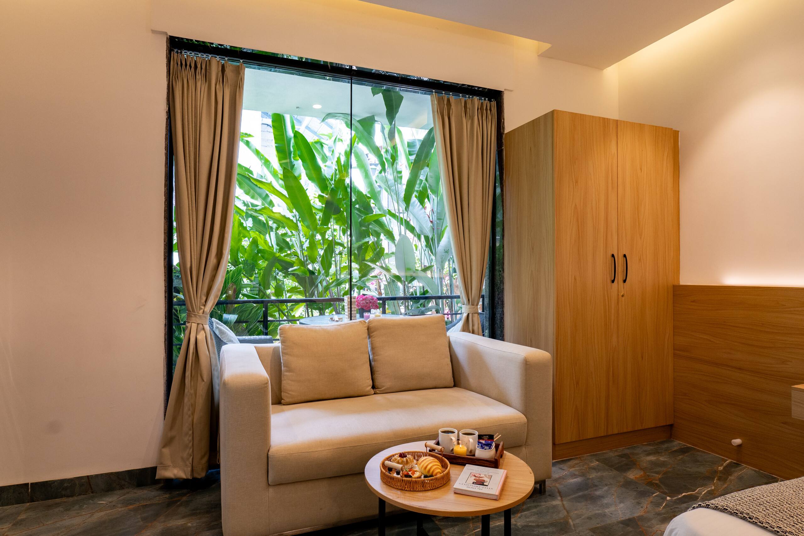 Room W/ Sit-Out & Shared Garden in Avocado Estate 12
