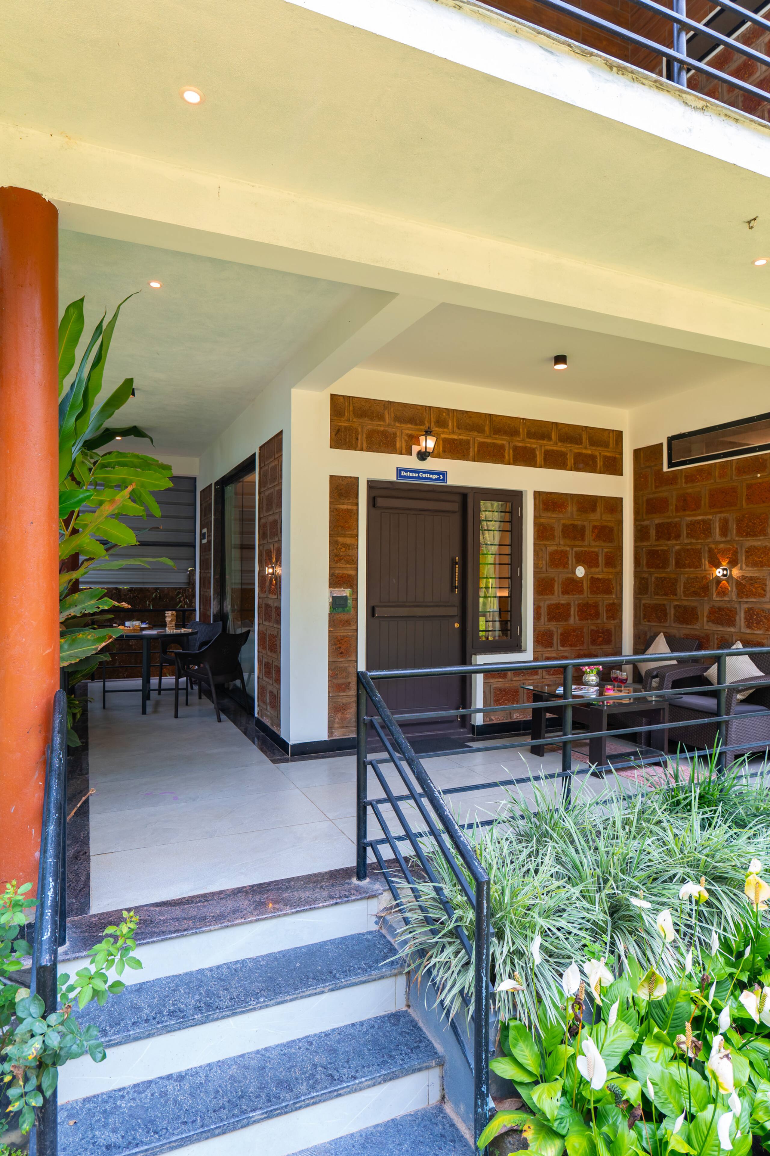 Room W/ Sit-Out & Shared Garden in Avocado Estate 28