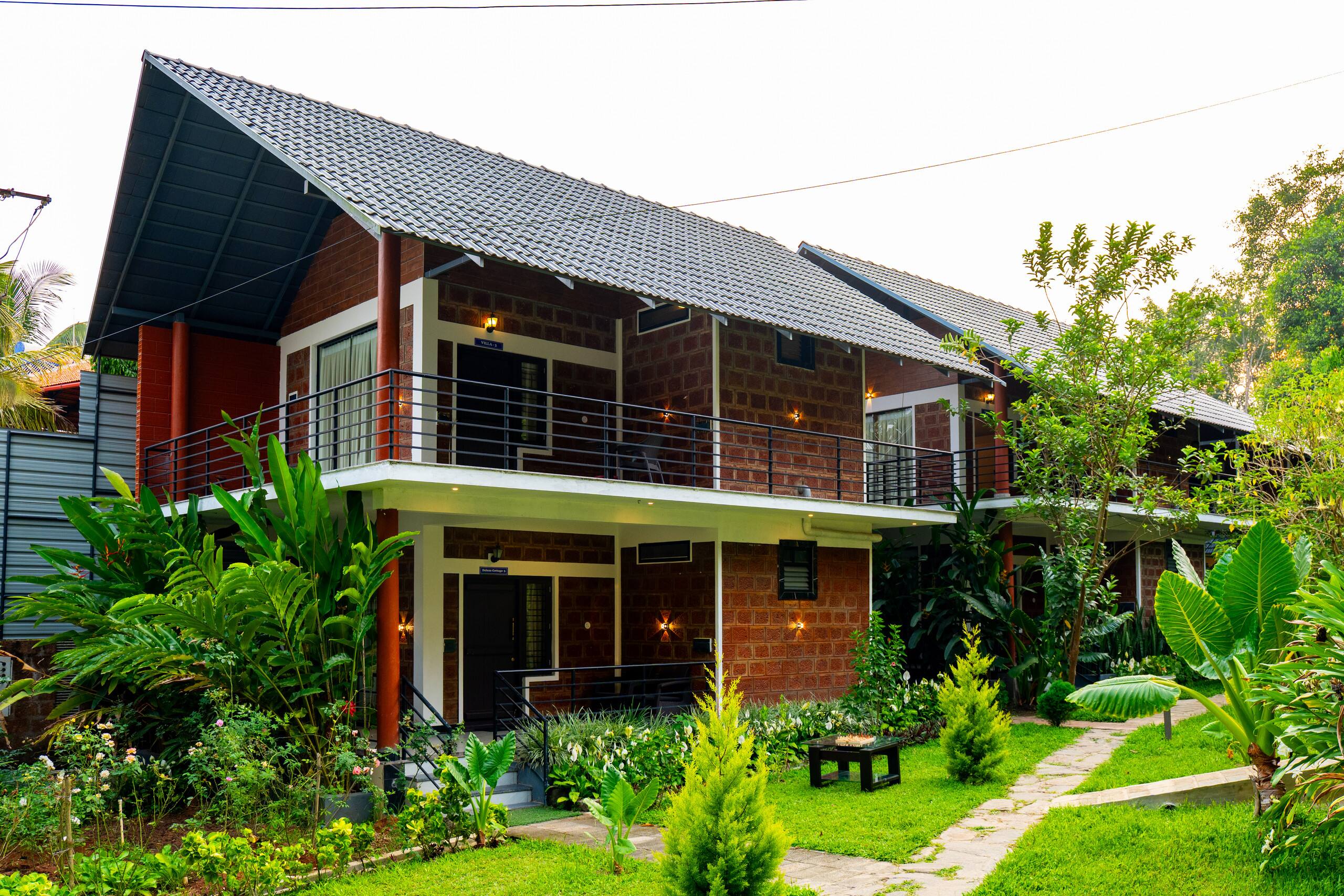 Room W/ Sit-Out & Shared Garden in Avocado Estate 25