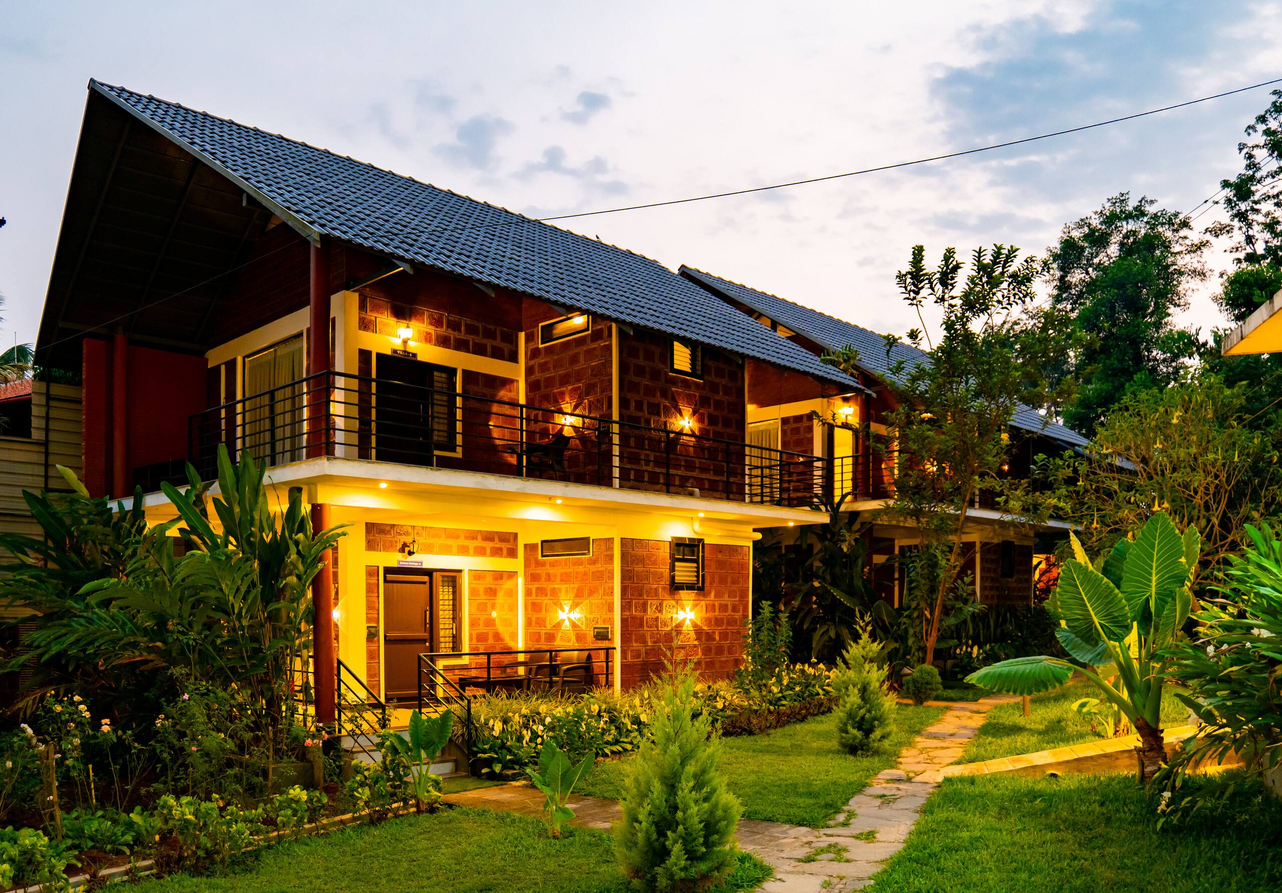 Room W/ Sit-Out & Shared Garden in Avocado Estate