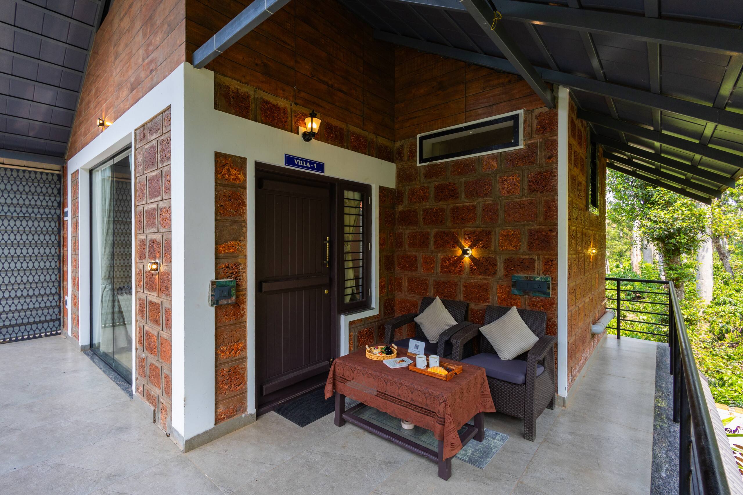 Room W/ Sit-Out & Shared Garden in Avocado Estate 6