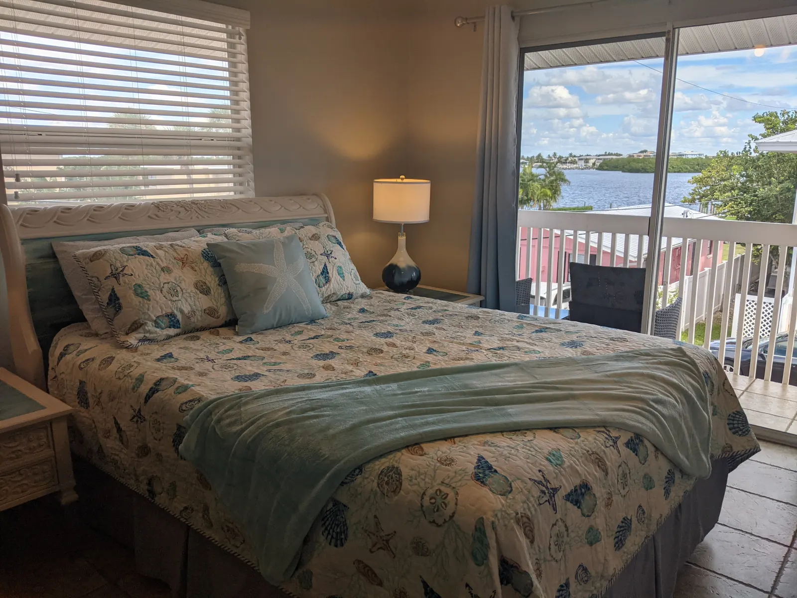 Steps to Water! Beach to Bay, Penthouse! — photo 2