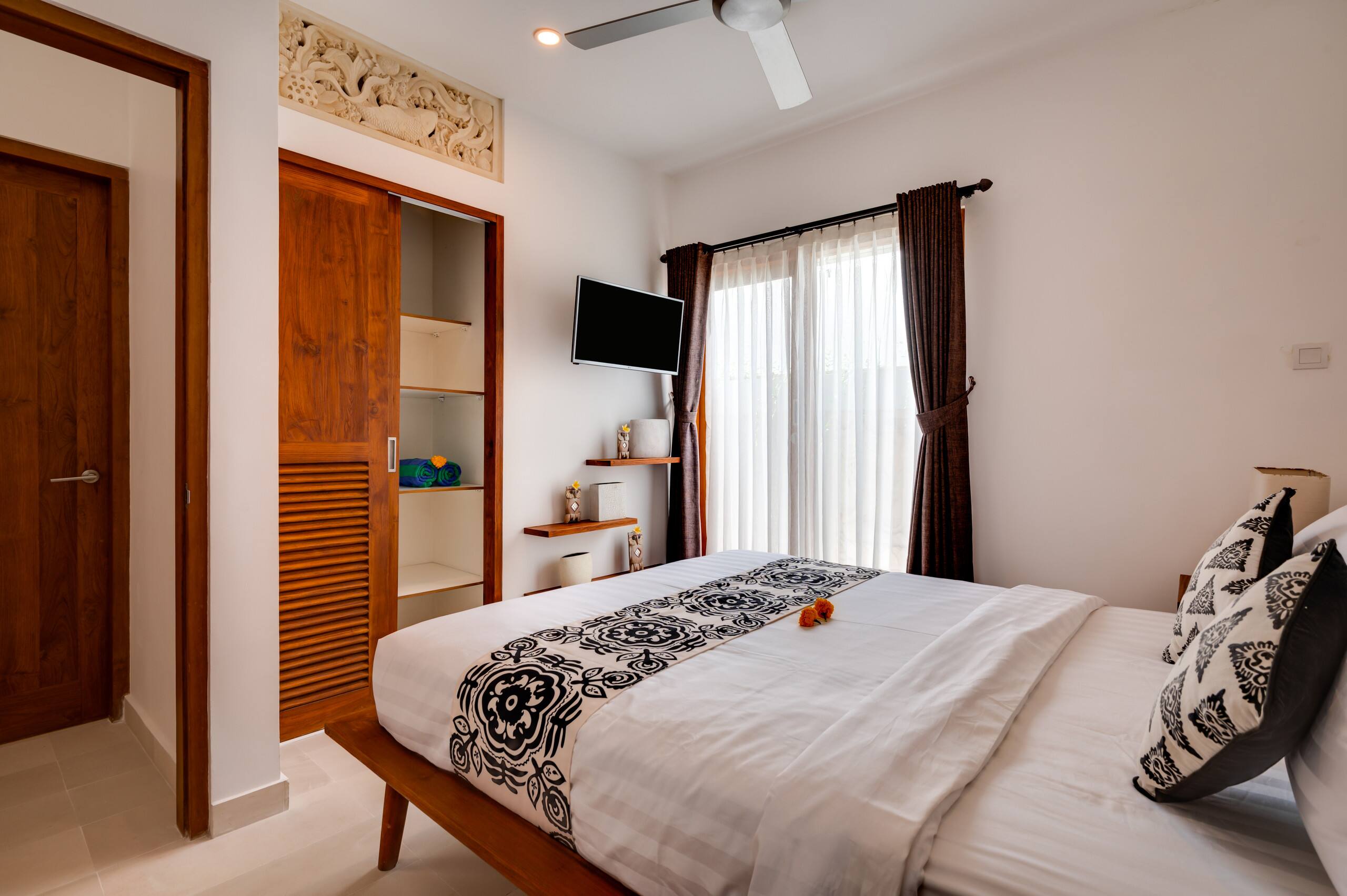 Coziest 5BR Villa close to the beach in Seminyak 34