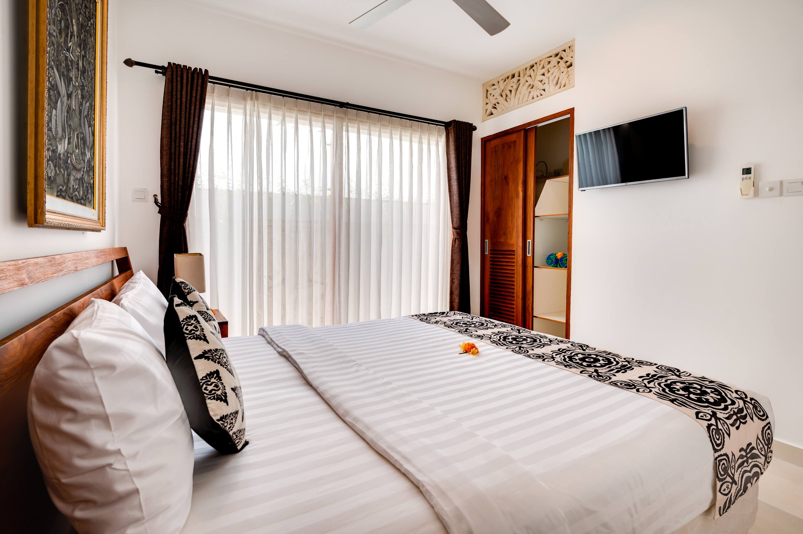 Coziest 5BR Villa close to the beach in Seminyak 31