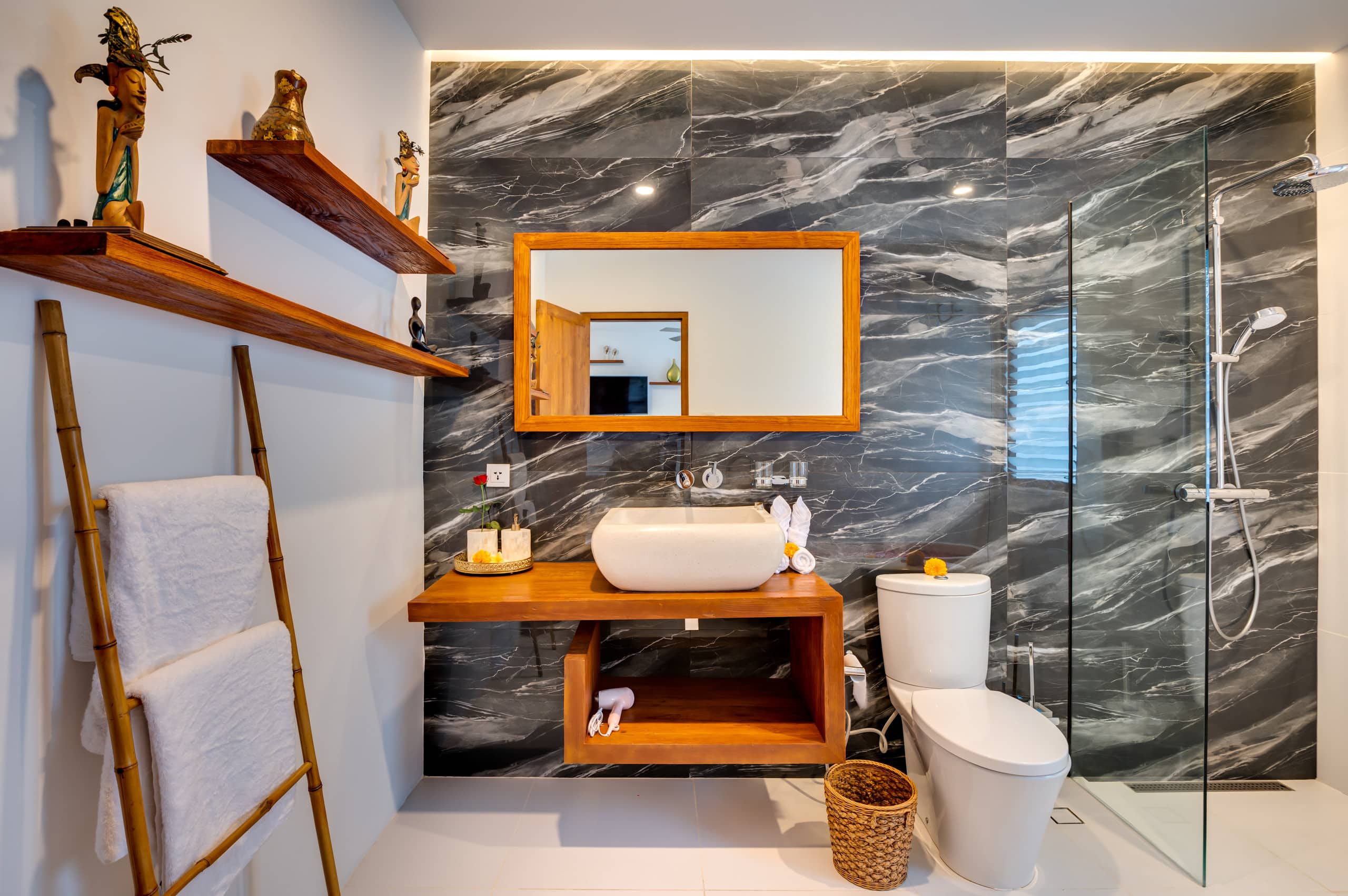 Coziest 5BR Villa close to the beach in Seminyak 18