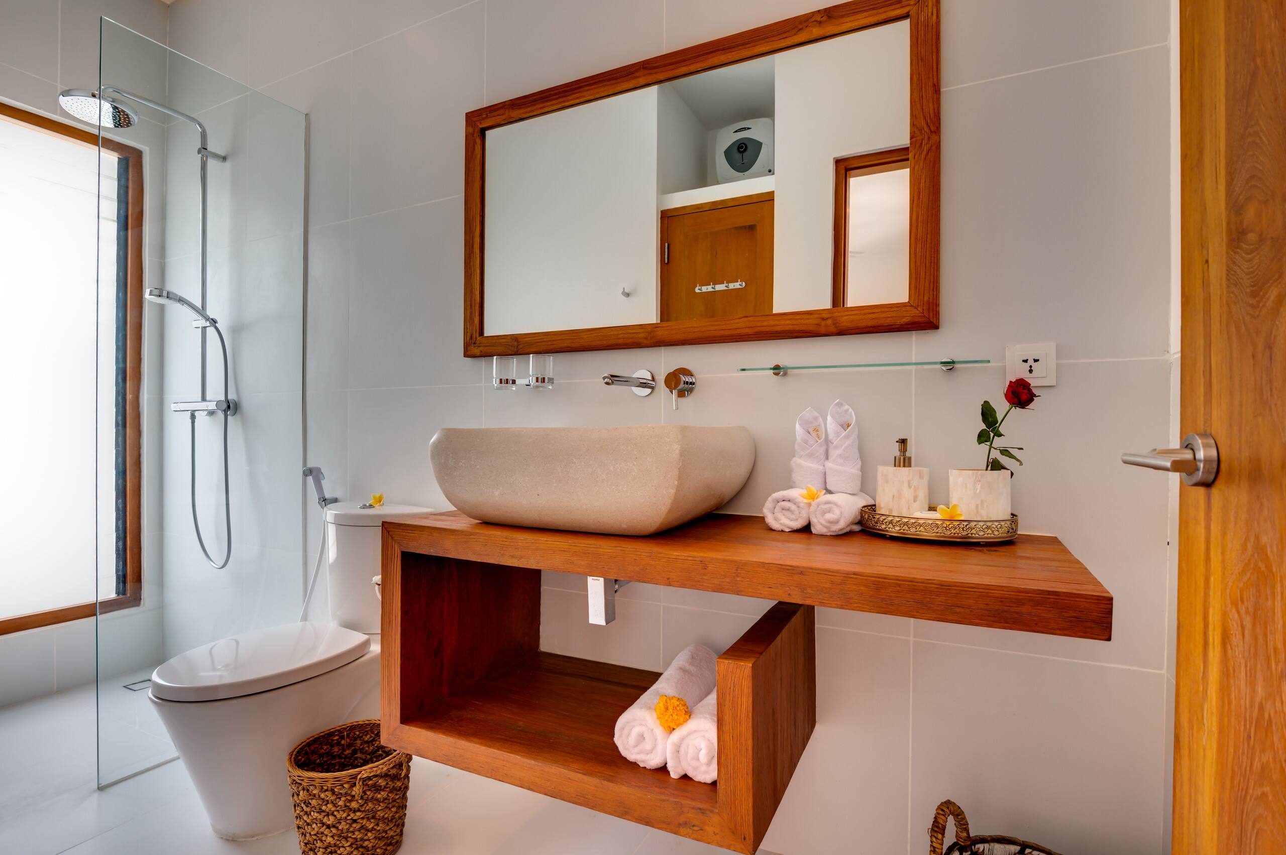 Coziest 5BR Villa close to the beach in Seminyak 23