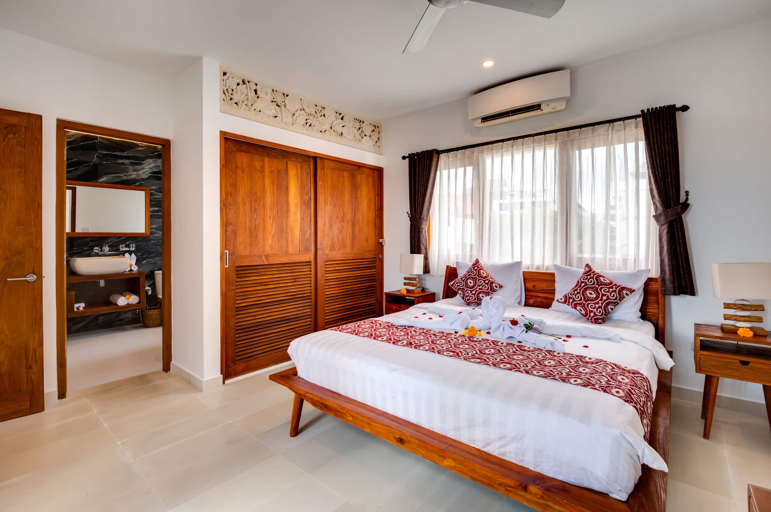 Coziest 5BR Villa close to the beach in Seminyak 14