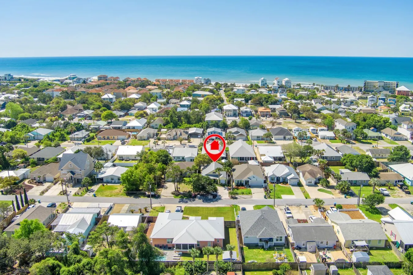 Walk to the beach Cozy coastal cottage Private outdoor space Free Wi-Fi Great location 11