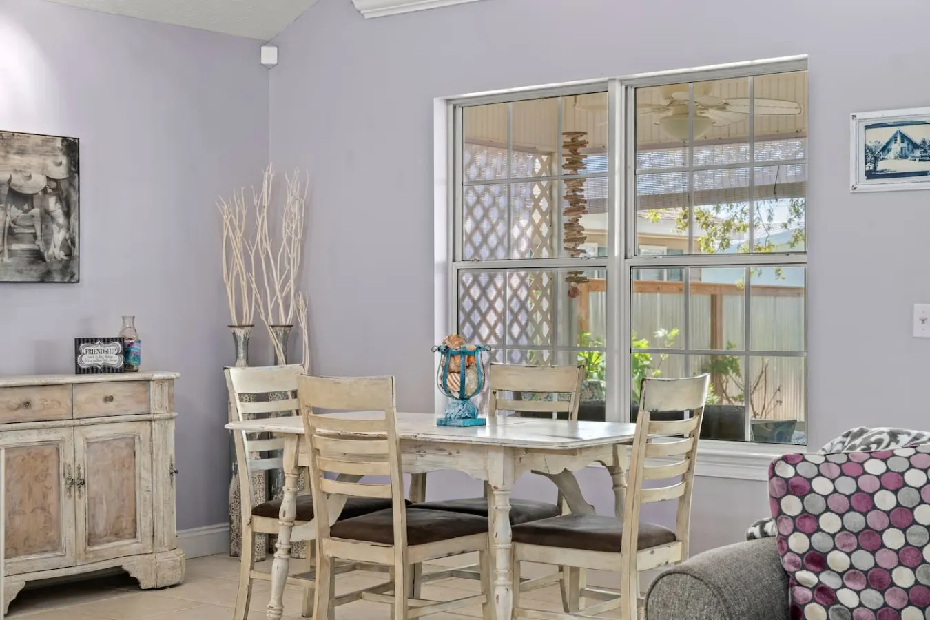 Walk to the beach Cozy coastal cottage Private outdoor space Free Wi-Fi Great location 5