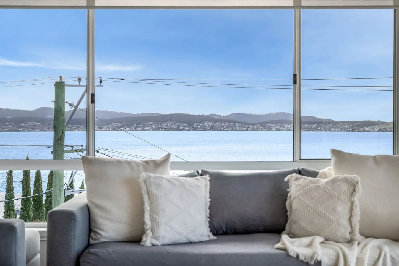 Sandy Bay River Views, 3 Bed, Deck & 2 Car Spaces 9