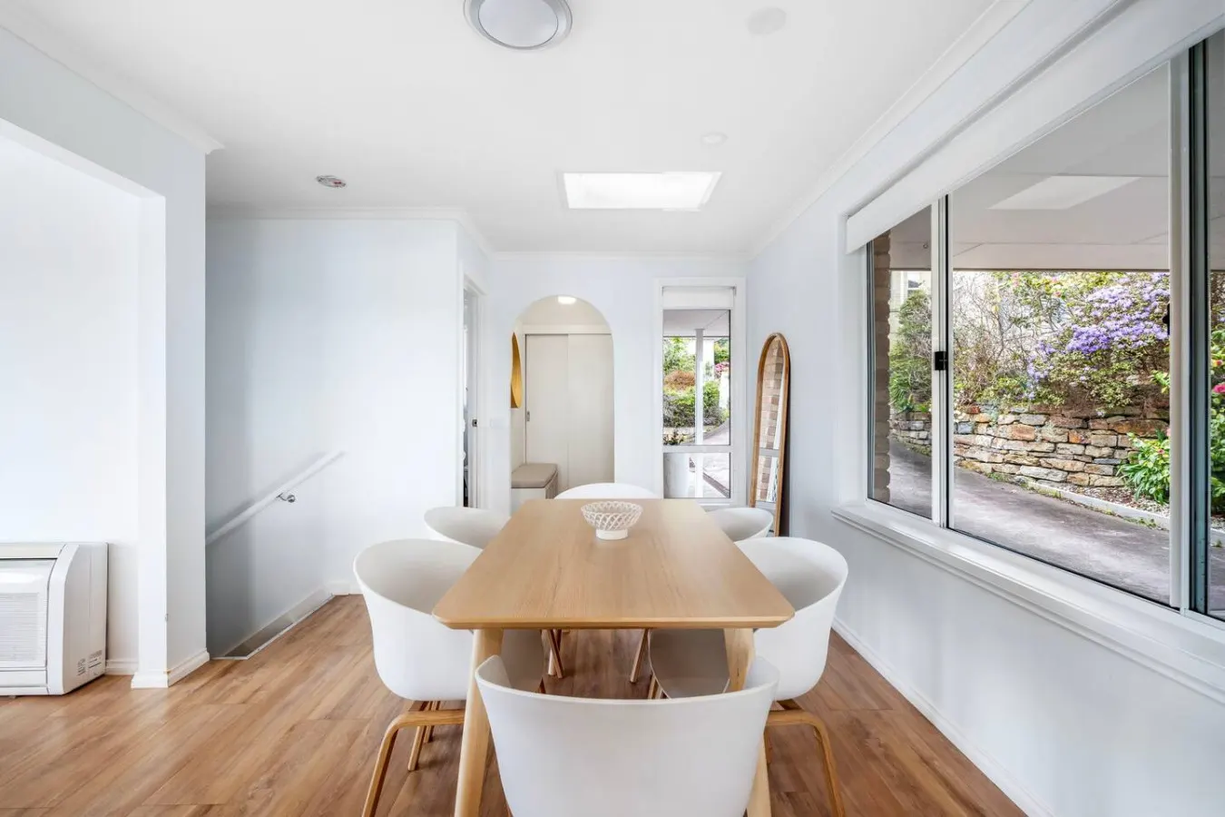 Sandy Bay River Views, 3 Bed, Deck & 2 Car Spaces 11