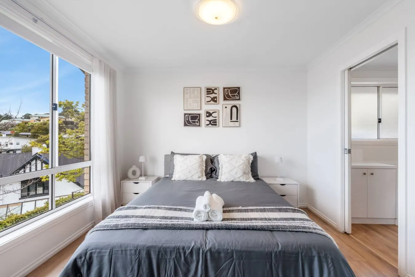 Sandy Bay River Views, 3 Bed, Deck & 2 Car Spaces 15