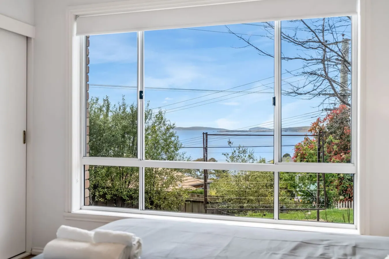 Sandy Bay River Views, 3 Bed, Deck & 2 Car Spaces 20