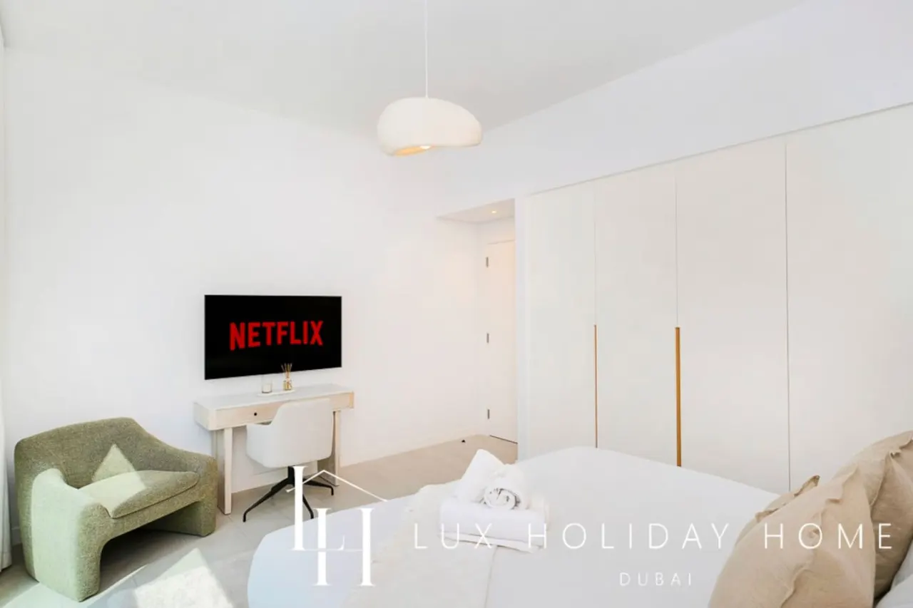 LUX The JBR Garden View Suite 14