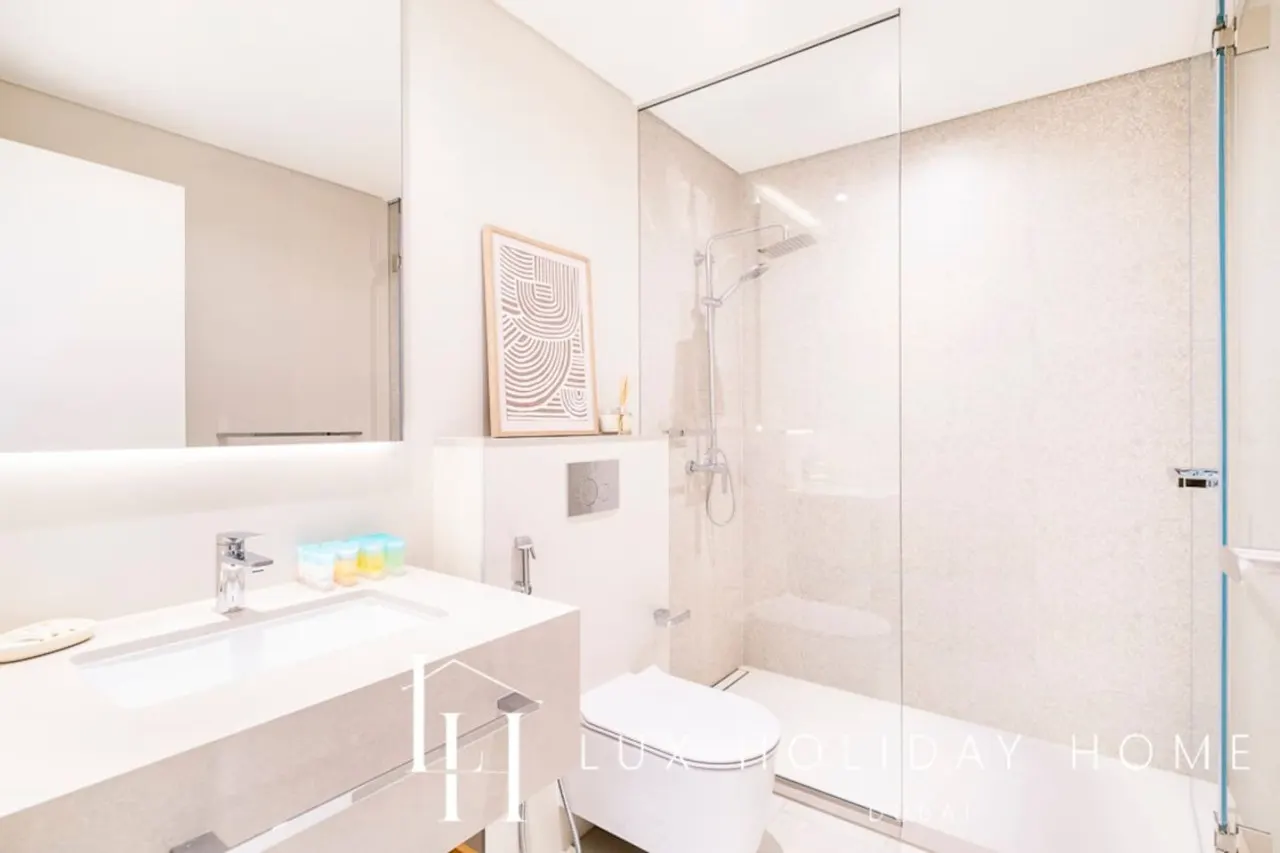 LUX The JBR Garden View Suite 15