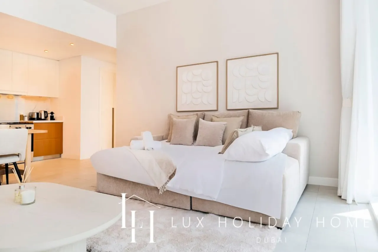 LUX The JBR Garden View Suite 8