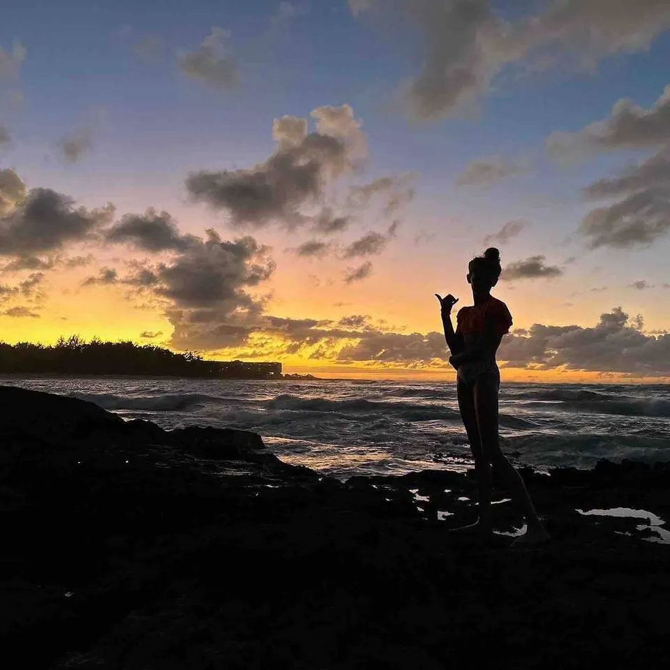New! North Shore Surf House Walk to the beach! 15