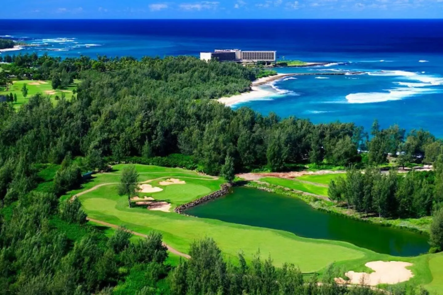 New! North Shore Surf House Walk to the beach! 17