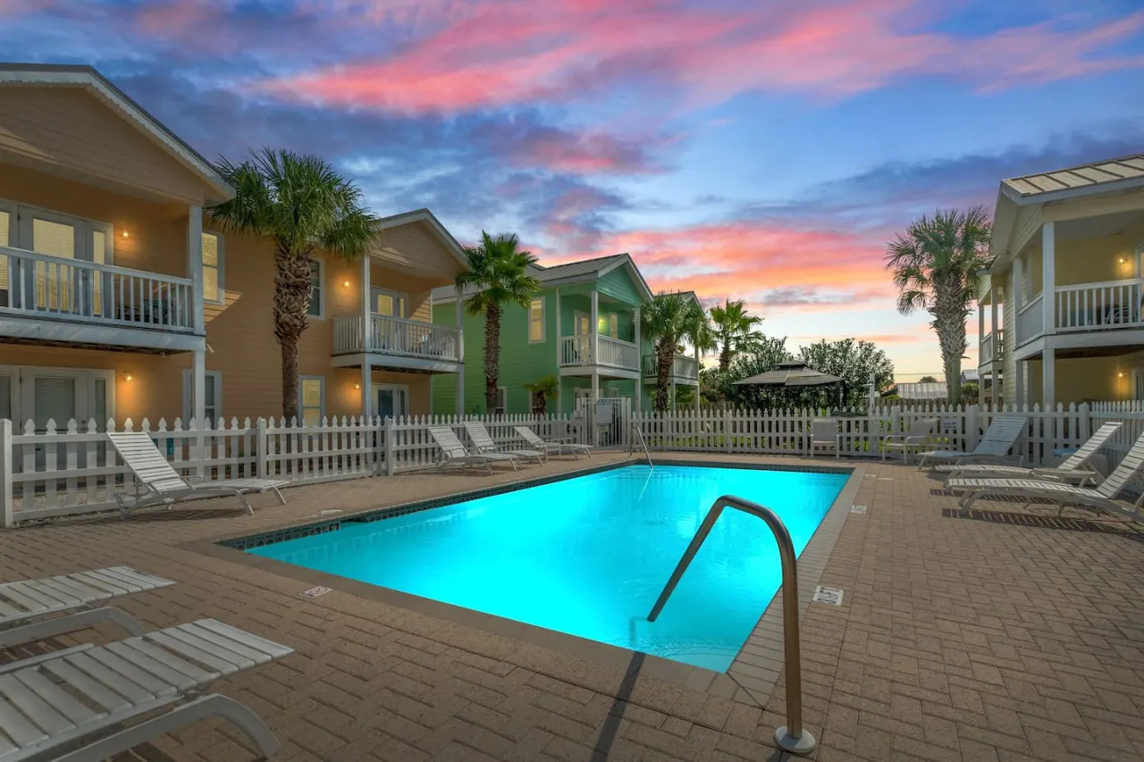 Beach Bungalow ~ Townhome w/ Patios, Balconies & Pool 1