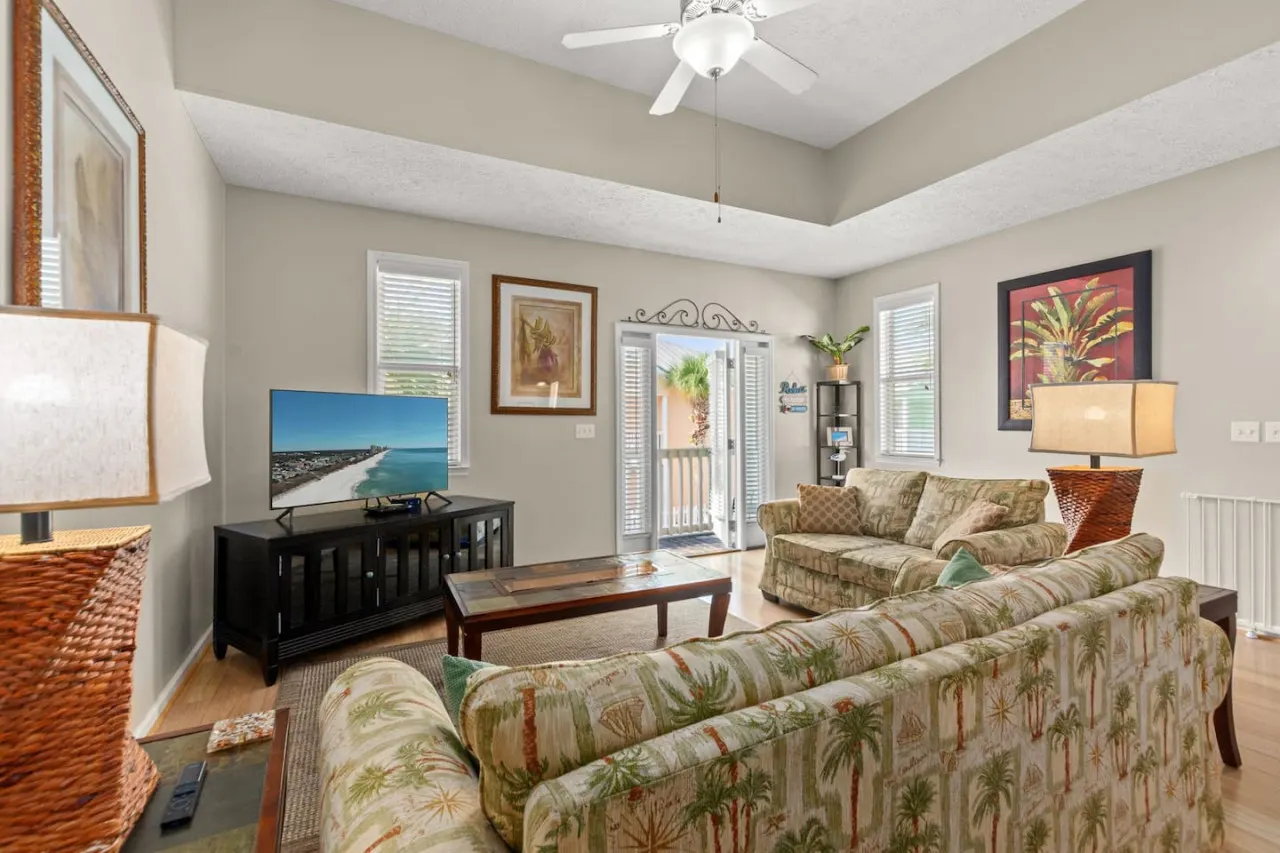 Beach Bungalow ~ Townhome w/ Patios, Balconies & Pool 3