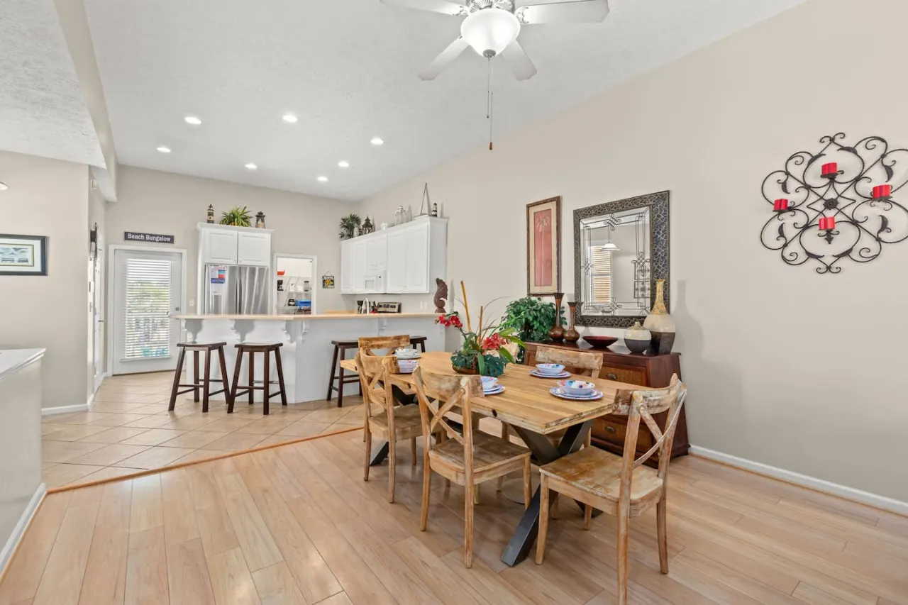 Beach Bungalow ~ Townhome w/ Patios, Balconies & Pool 4