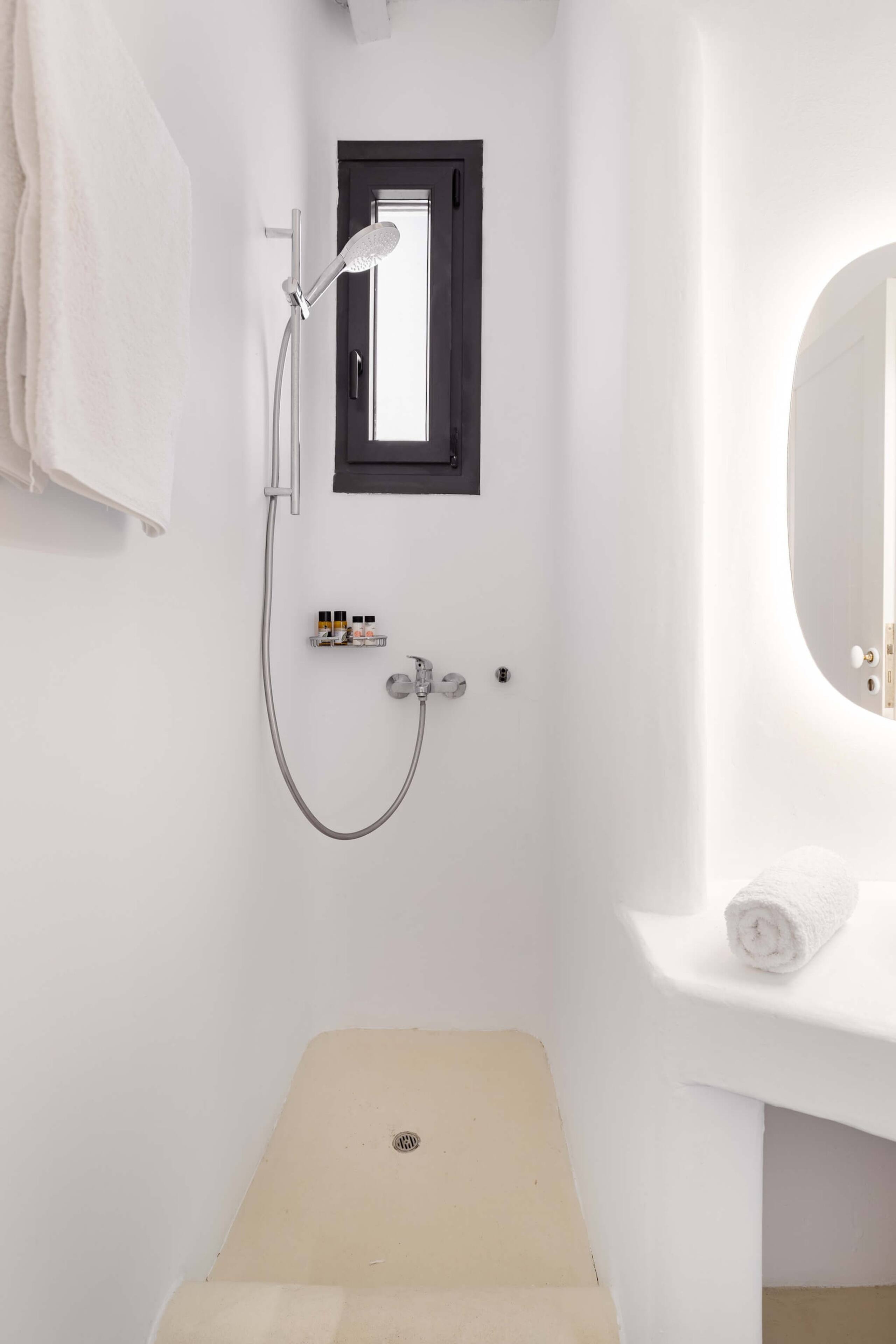 Princess I | Private pool & hydro massage 40