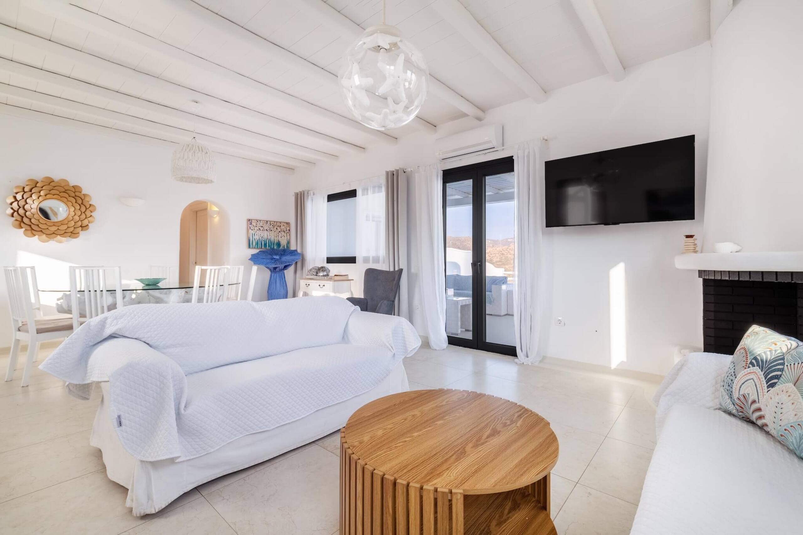 Princess I | Private pool & hydro massage 11