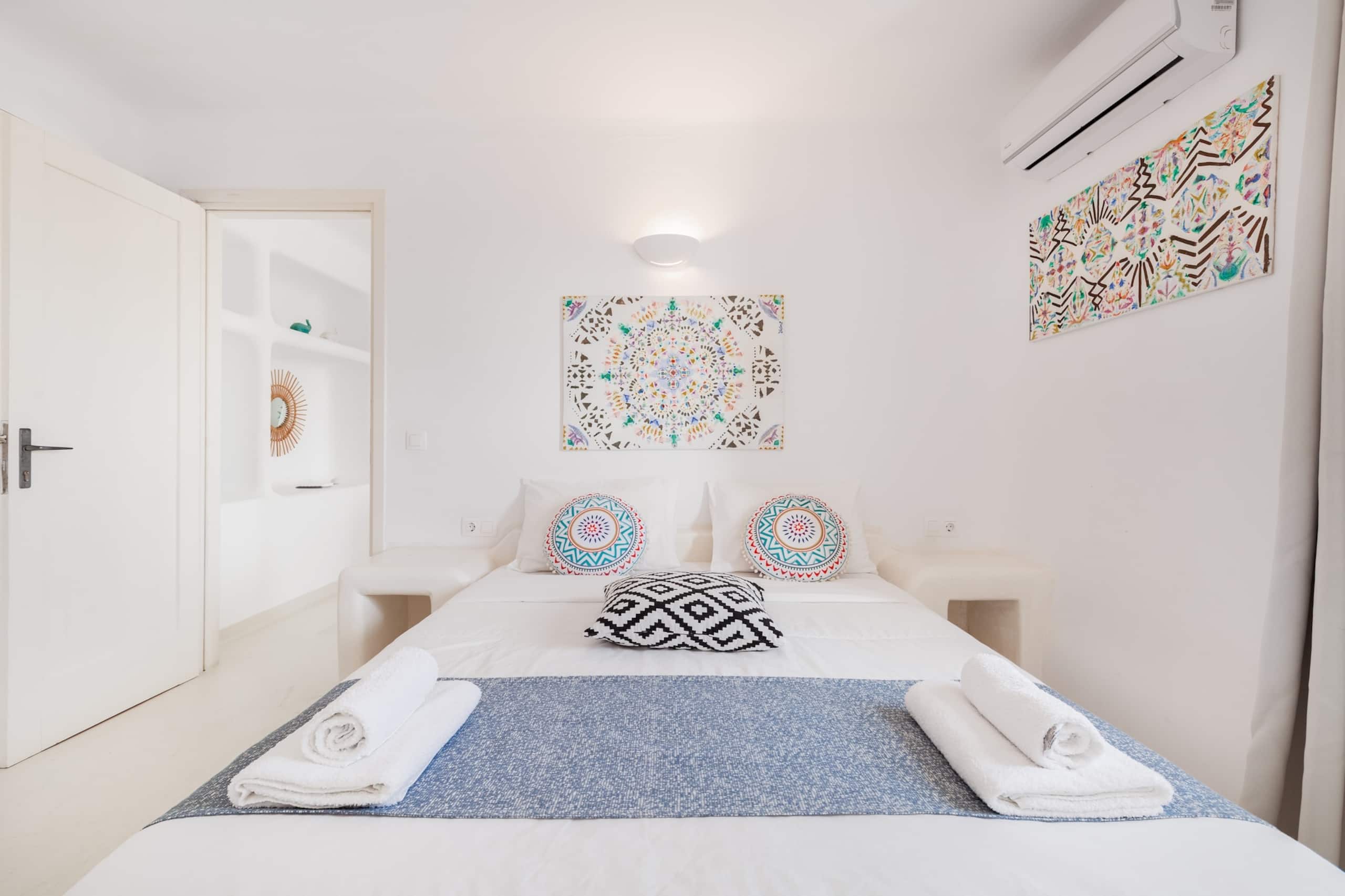 Princess I | Private pool & hydro massage 29