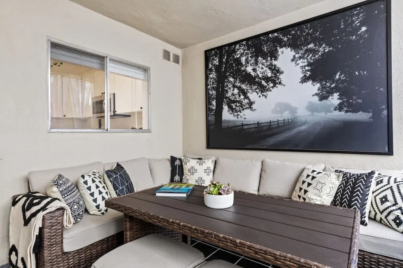 Double King Suite with Patio Dining and Parking — photo 4