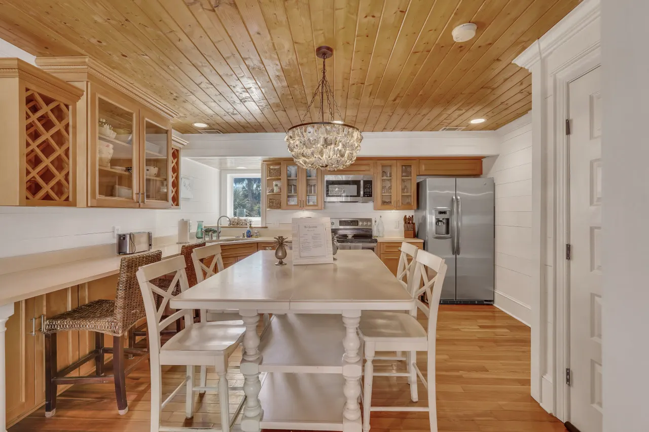 Blue Pearl Beach House: Steps from the Beach 14