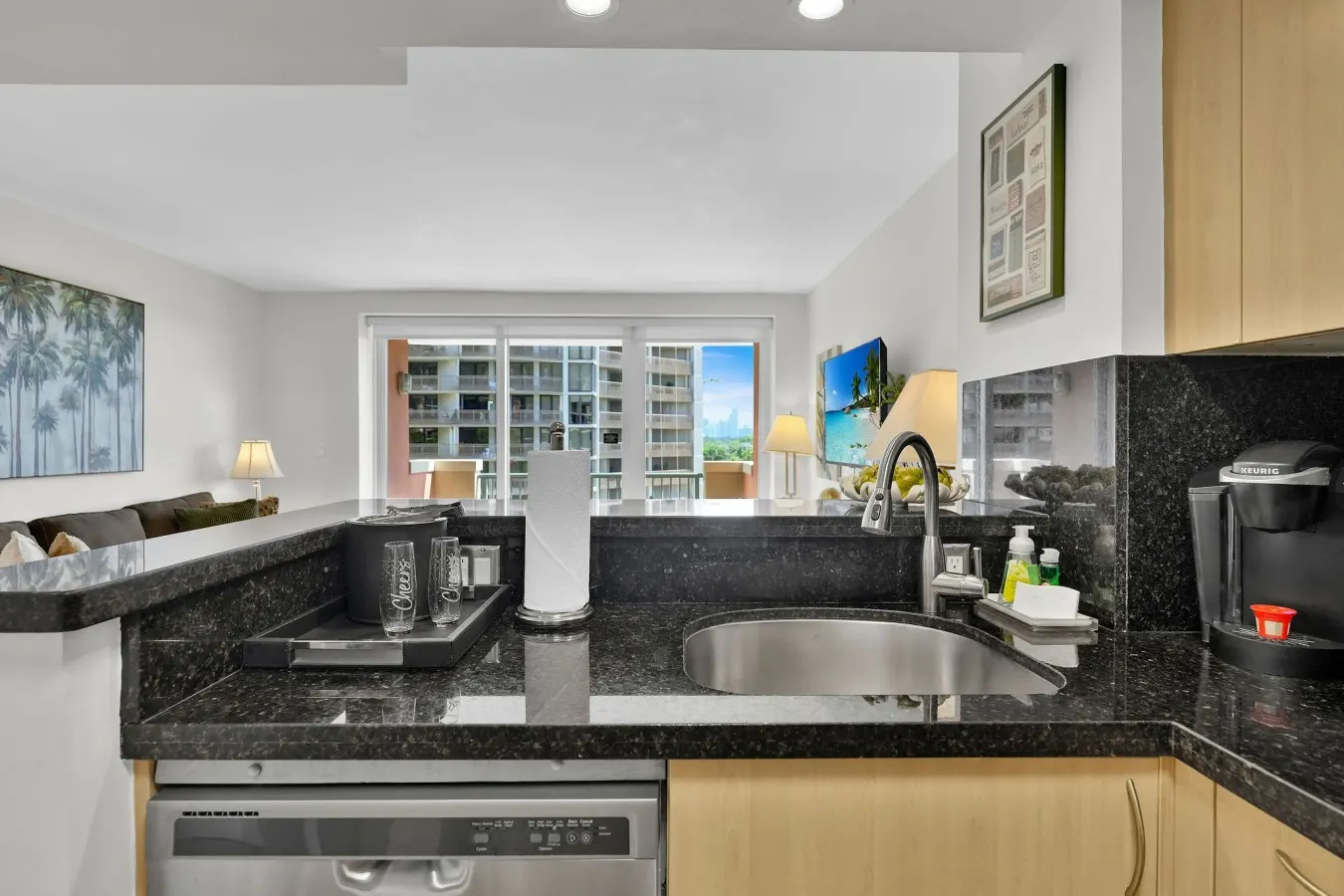 Modern Bay View Balcony in the Grove Free Parking 16