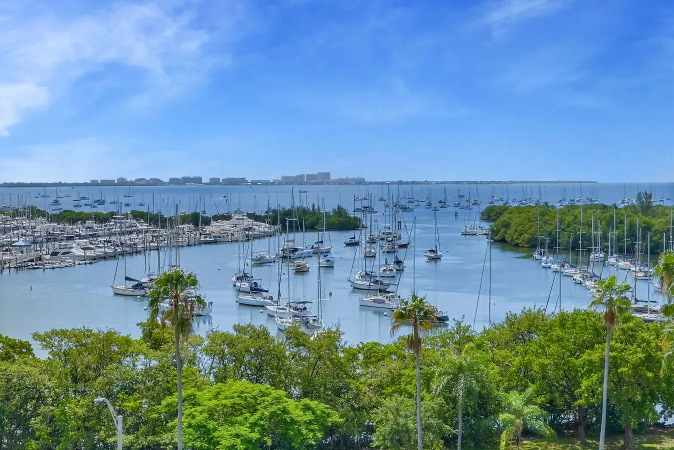 Modern Bay View Balcony in the Grove Free Parking 3