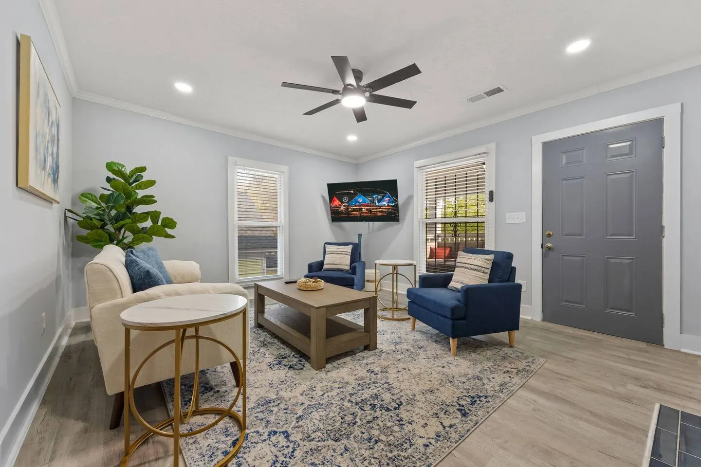 3BR Upper Duplex Near BeltLine — photo 2