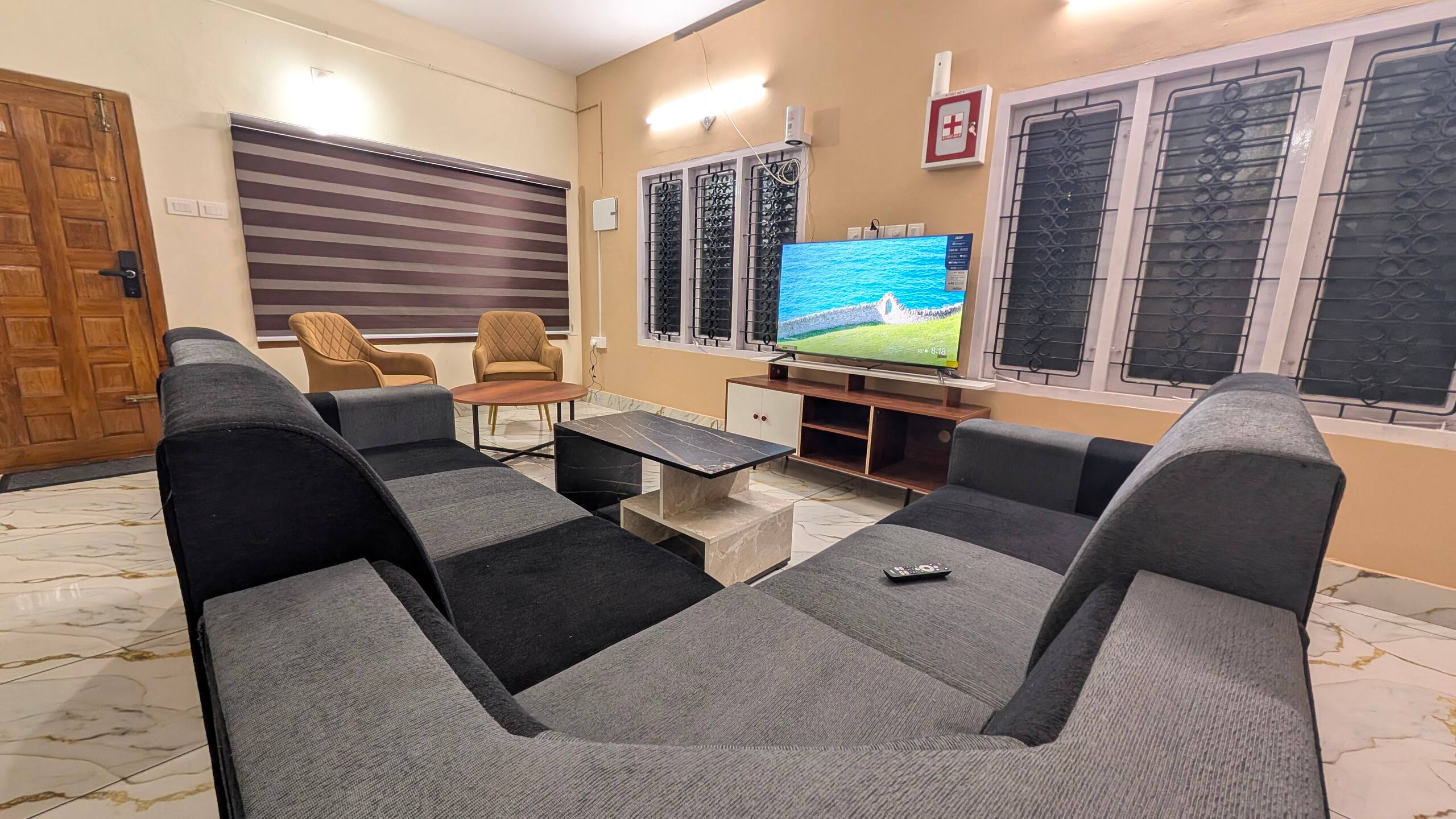 VAR: Vista Haus: AC 4BHK, 9 Min to Cliff / Beach 10