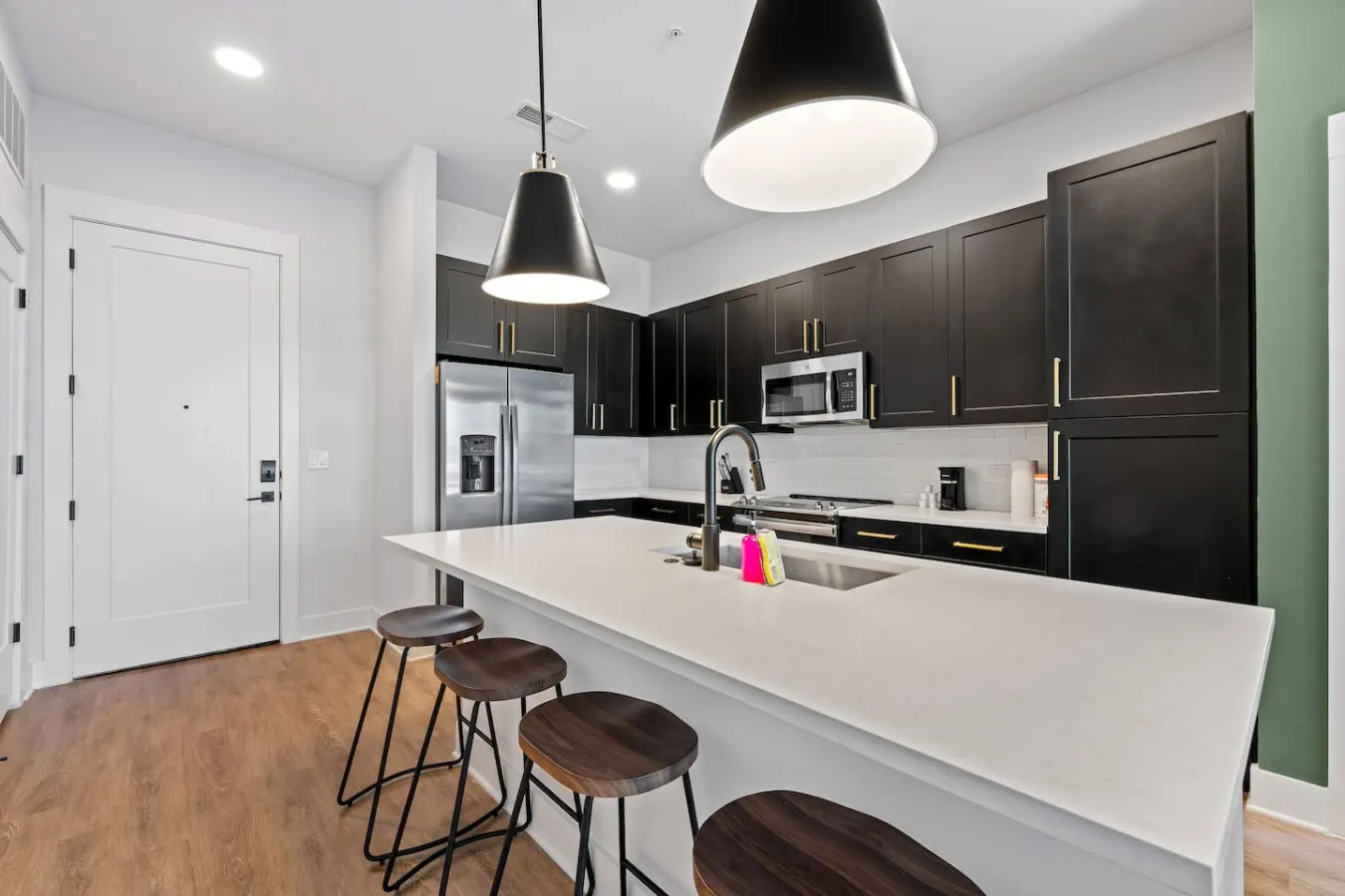 Spacious 2-Bedroom Walk to Raymond James! 4