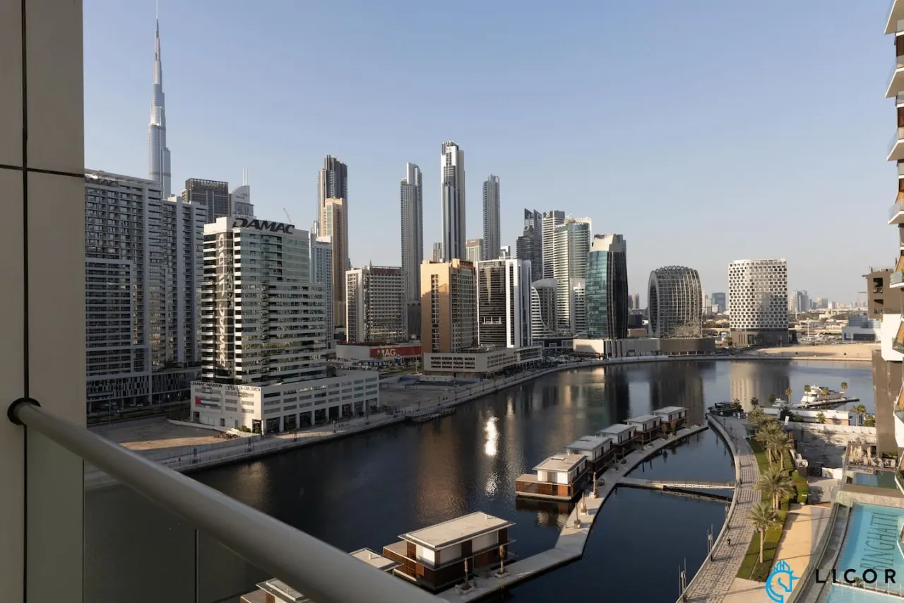 Prime Spacious 2 BR Apt, Burj Khalifa & Canal View
