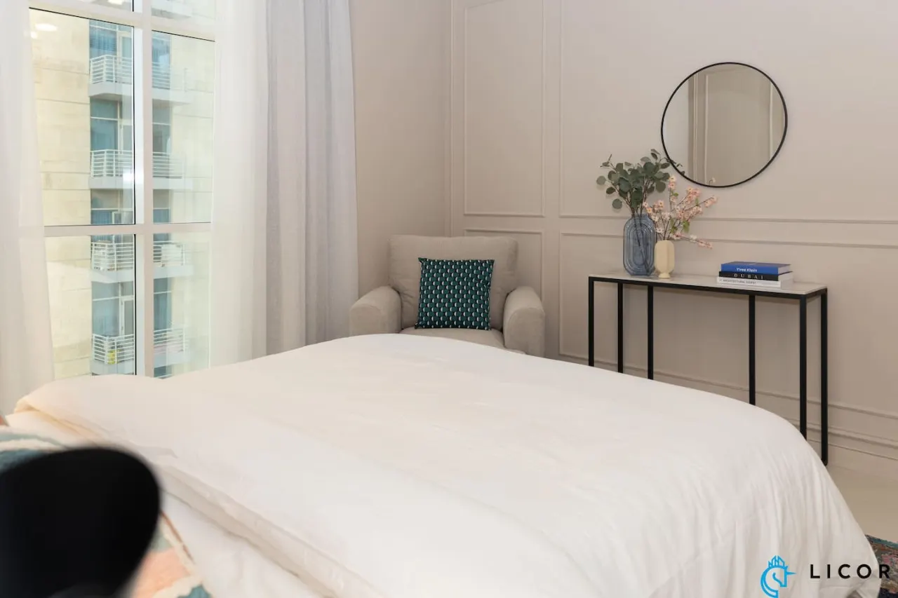 Prime Spacious 2 BR Apt, Burj Khalifa & Canal View 15