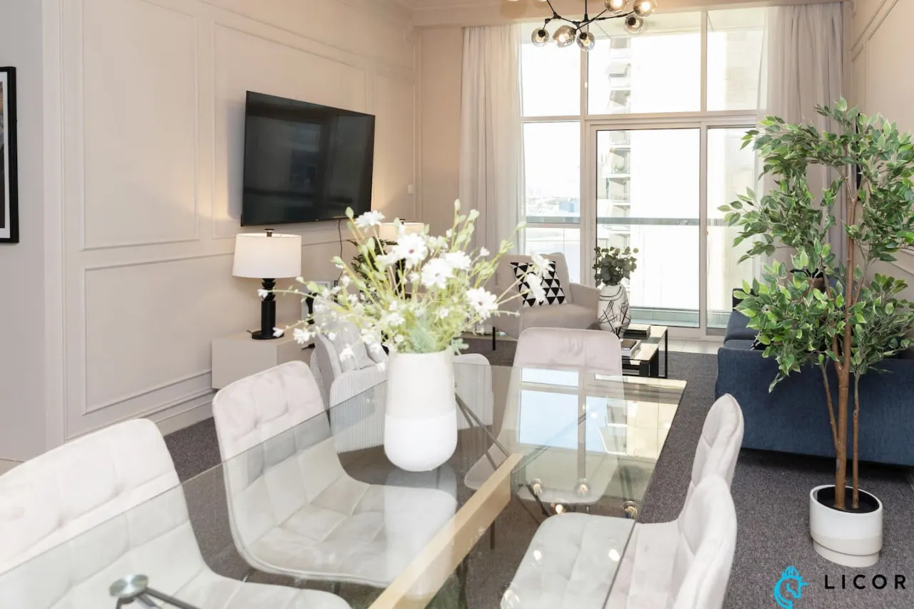 Prime Spacious 2 BR Apt, Burj Khalifa & Canal View 20